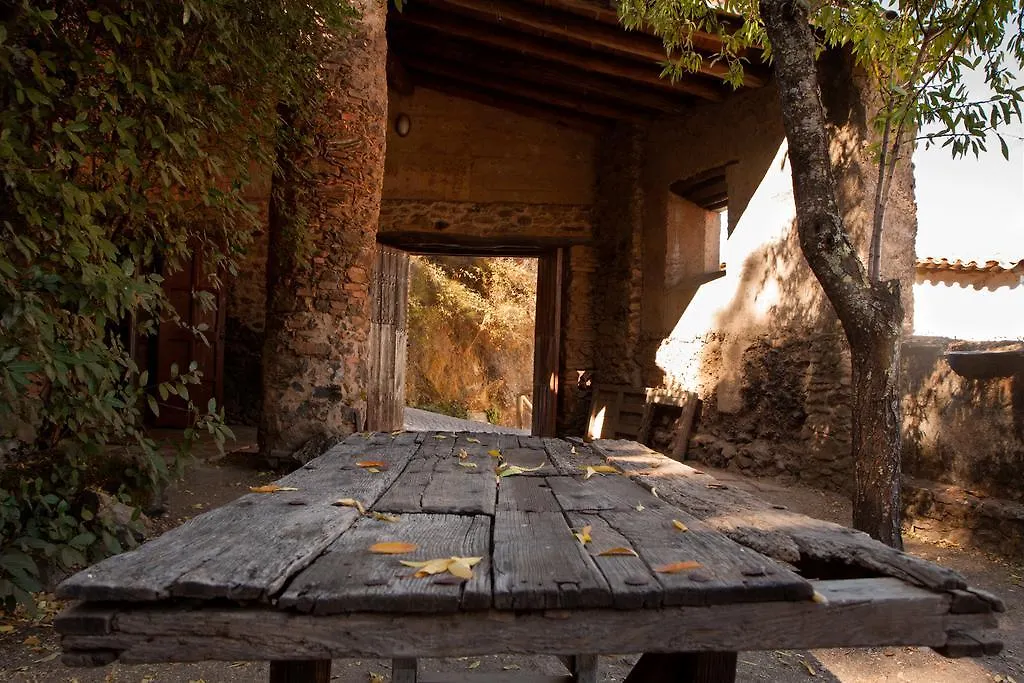 Holiday home El Zarzo De Nemesio, Alberca Barbacoa 2 Hab 4 Pers Mas 2 Max Villa Valdelarco