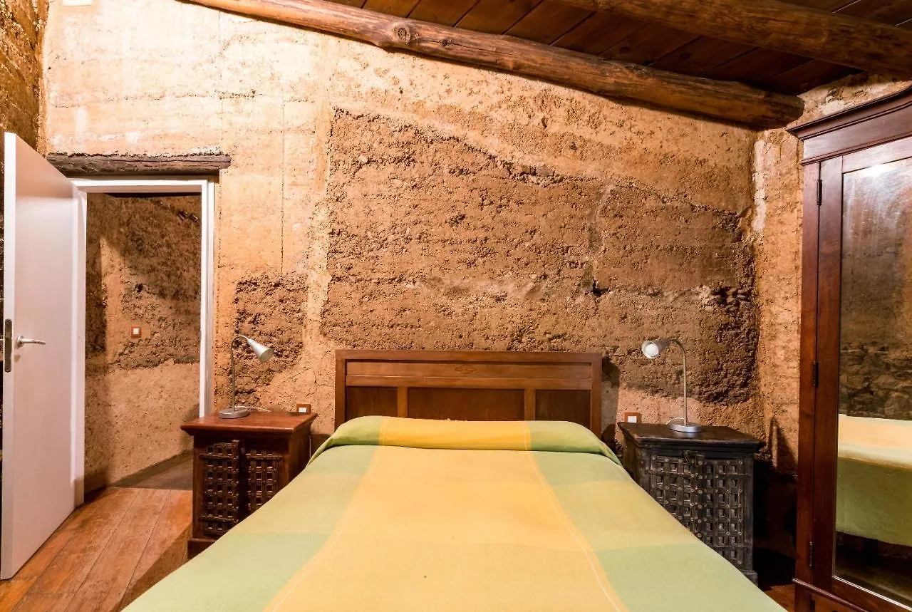 Holiday home El Zarzo De Nemesio, Alberca Barbacoa 2 Hab 4 Pers Mas 2 Max Villa Valdelarco
